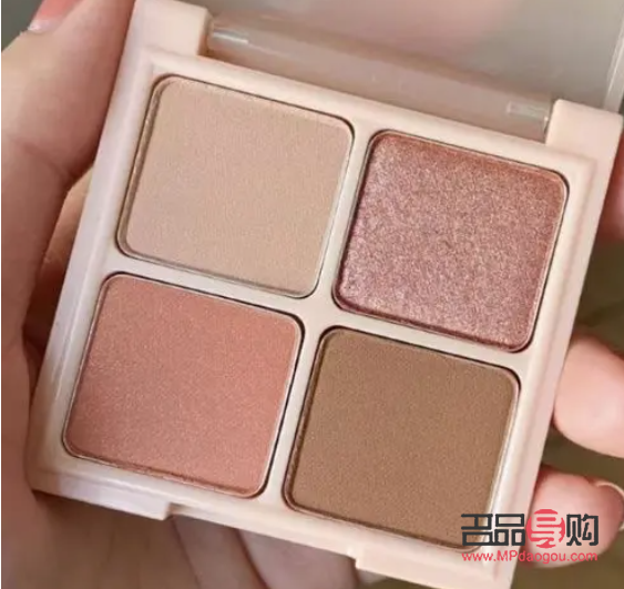 新手畫(huà)眼影最簡(jiǎn)單方法教程