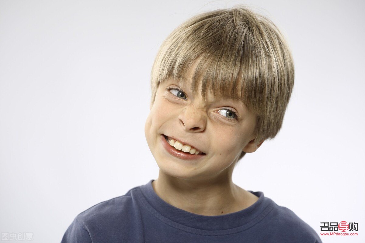 小孩眼睛老是斜瞟(孩子眼睛時(shí)不時(shí)斜瞟一下)