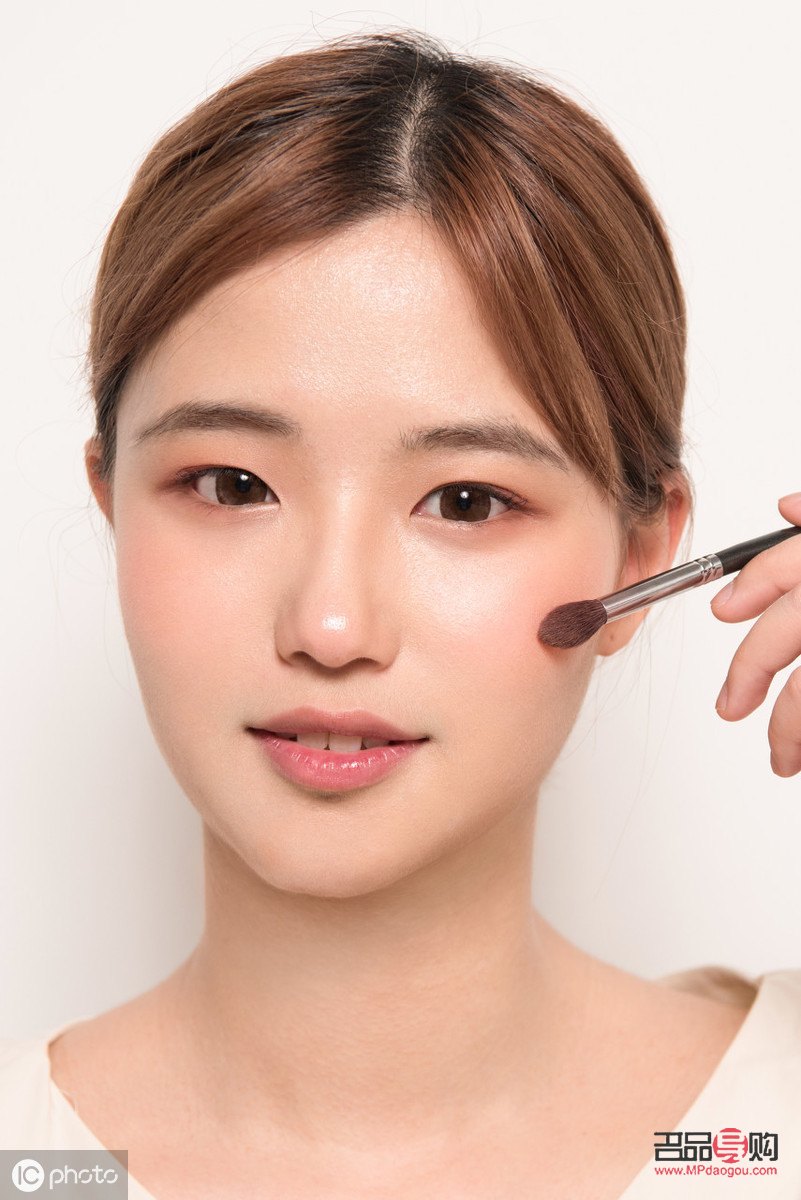 彩妝平時(shí)如何練妝(彩妝平時(shí)如何練妝好看)