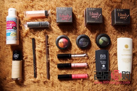 <h3>卡楠菲彩妝評(píng)測(cè)：綻放自然之美的秘密武器</h3>