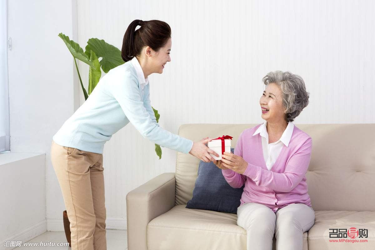 保姆給媳婦送禮物好嗎(保姆給媳婦送禮物好嗎知乎)