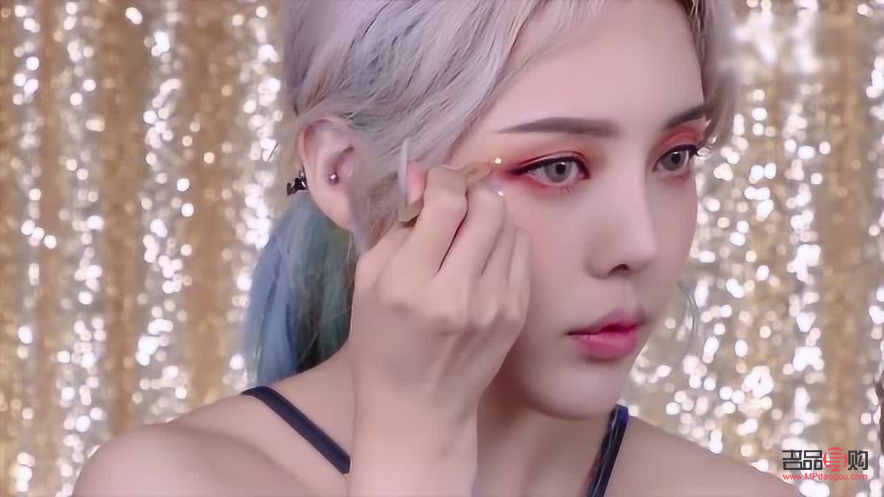 彩妝愛心怎么化妝(彩妝愛心怎么化妝好看)