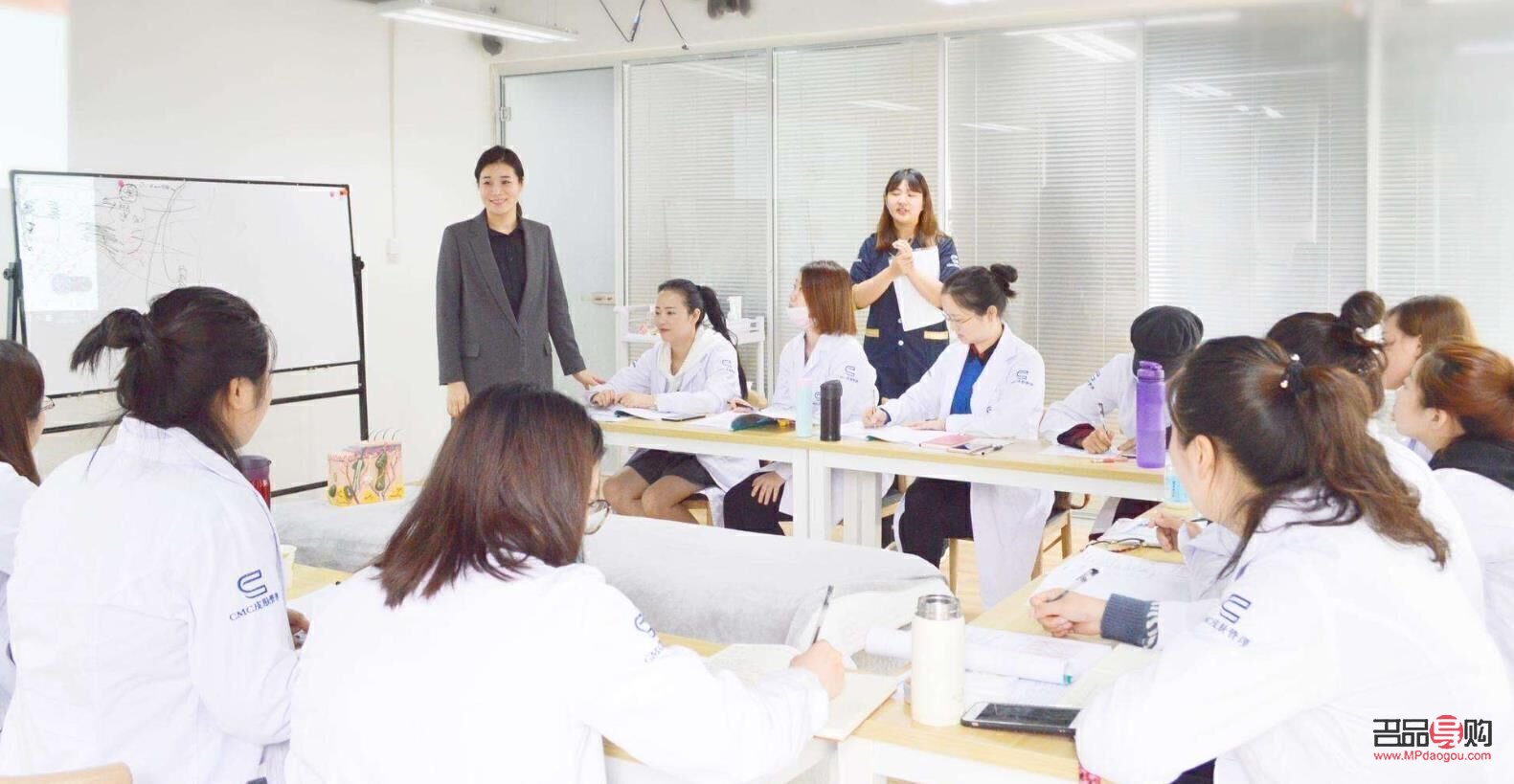 <h3>美容學(xué)習(xí)，選擇哪家機(jī)構(gòu)更優(yōu)秀？</h3>