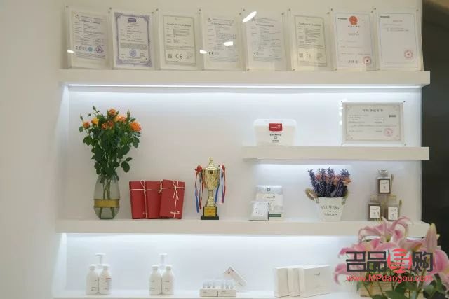 <h3>美容學(xué)習(xí)，選擇哪家機(jī)構(gòu)更優(yōu)秀？</h3>