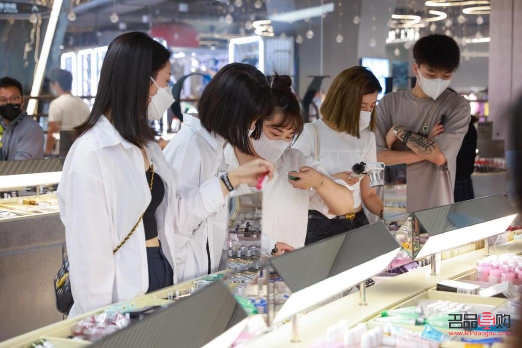 <h3>彩妝買手招聘指南</h3>