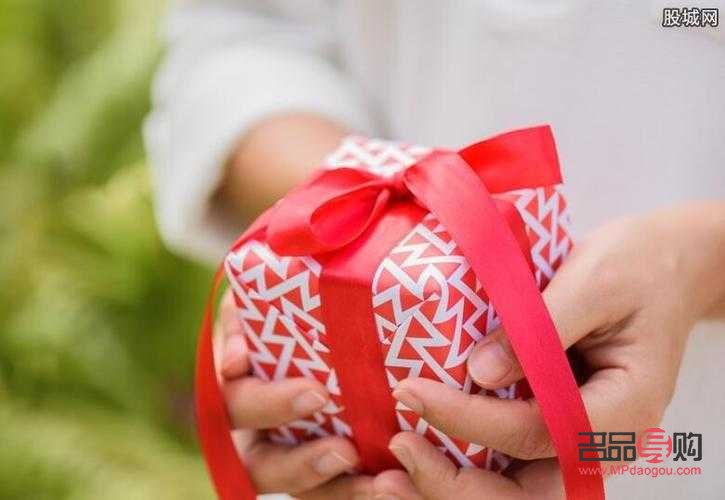 認(rèn)干兒子送什么禮物(認(rèn)干兒子送什么禮物合適)