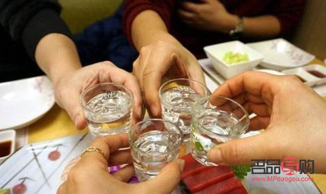 酒后應(yīng)該怎么護(hù)理身體(酒后應(yīng)該怎么護(hù)理身體健康)