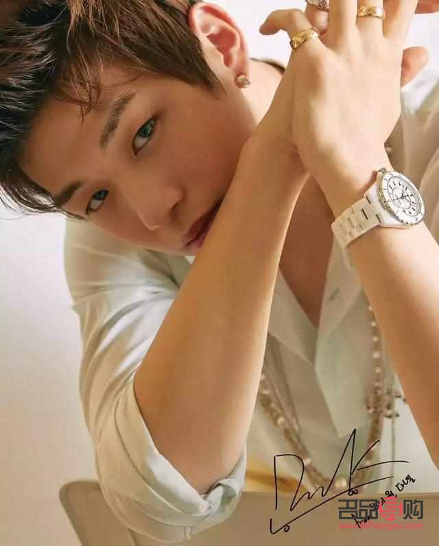 給男明星送什么禮物好(給男明星送什么禮物好一點(diǎn))