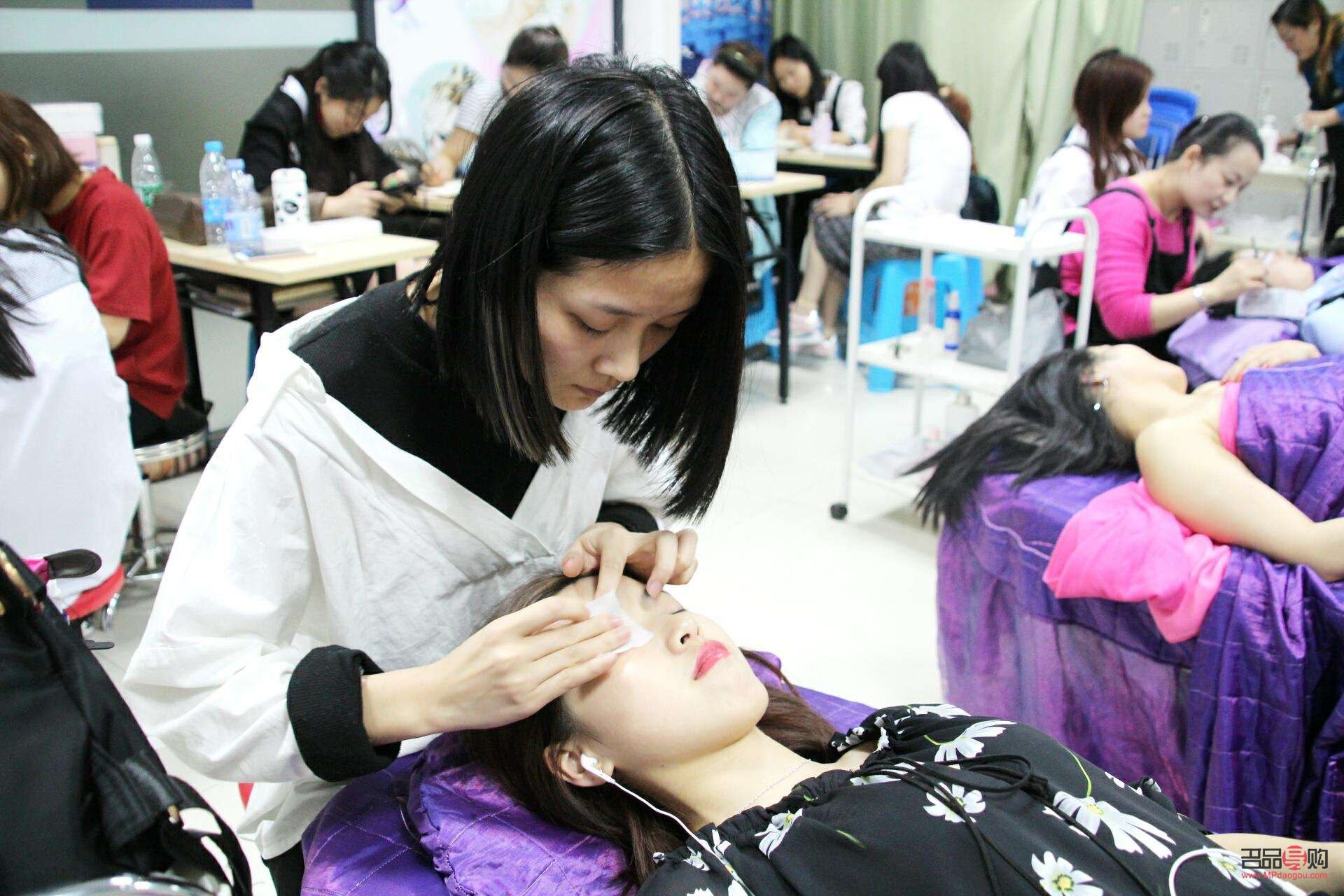 美容學徒收入高嗎(美容學徒收入高嗎知乎)