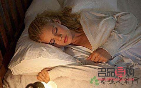 眼泡腫是什么原因引起的(早上起床眼泡腫是什么原因引起的)