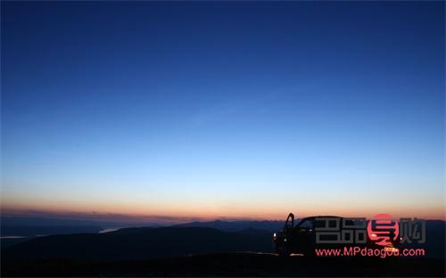 <h3>眼線與美瞳線：哪個更具魅力？</h3>