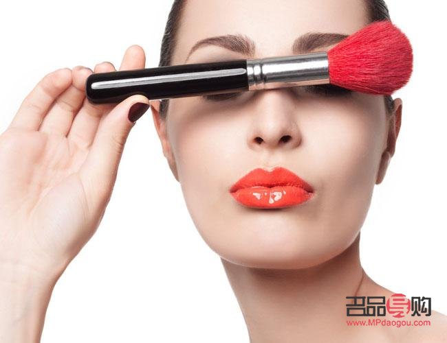 如何挑選合格彩妝：關(guān)鍵步驟與實用指南