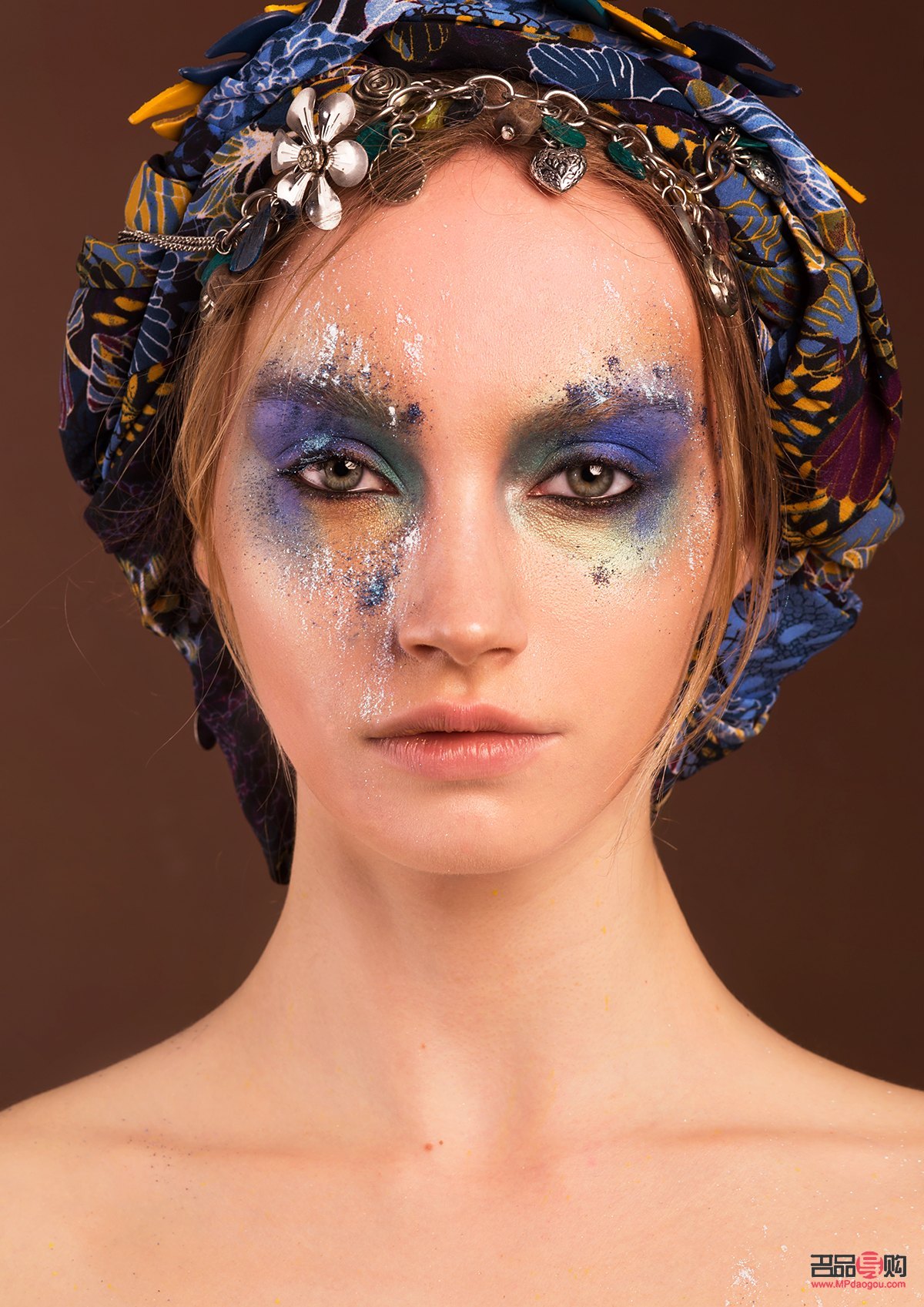 彩妝化如何化(彩妝怎么化)