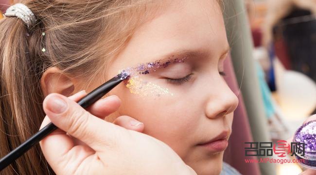 小孩眼影的畫法(小孩眼影的畫法視頻教程)