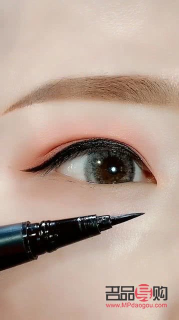 底妝和彩妝怎么做(底妝和彩妝怎么做好看)