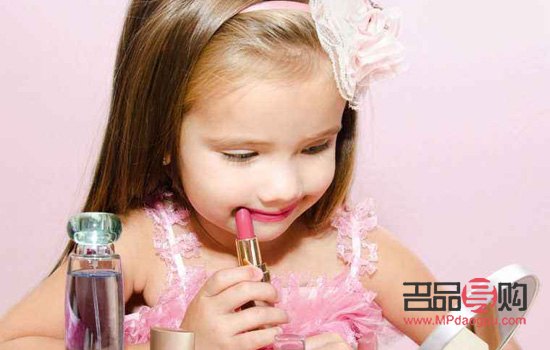 表演彩妝怎么化(表演彩妝怎么化妝)