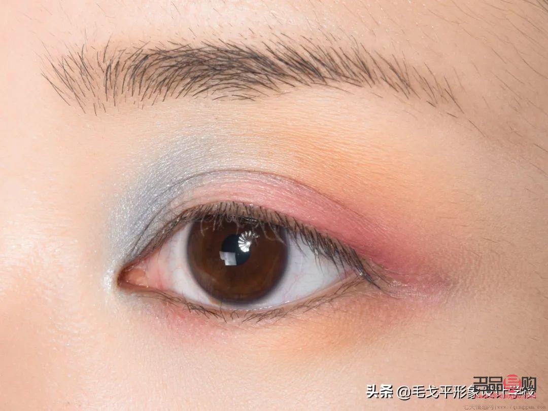 兒童眼影怎么畫初學(xué)者(兒童眼影怎么畫初學(xué)者圖片大全)