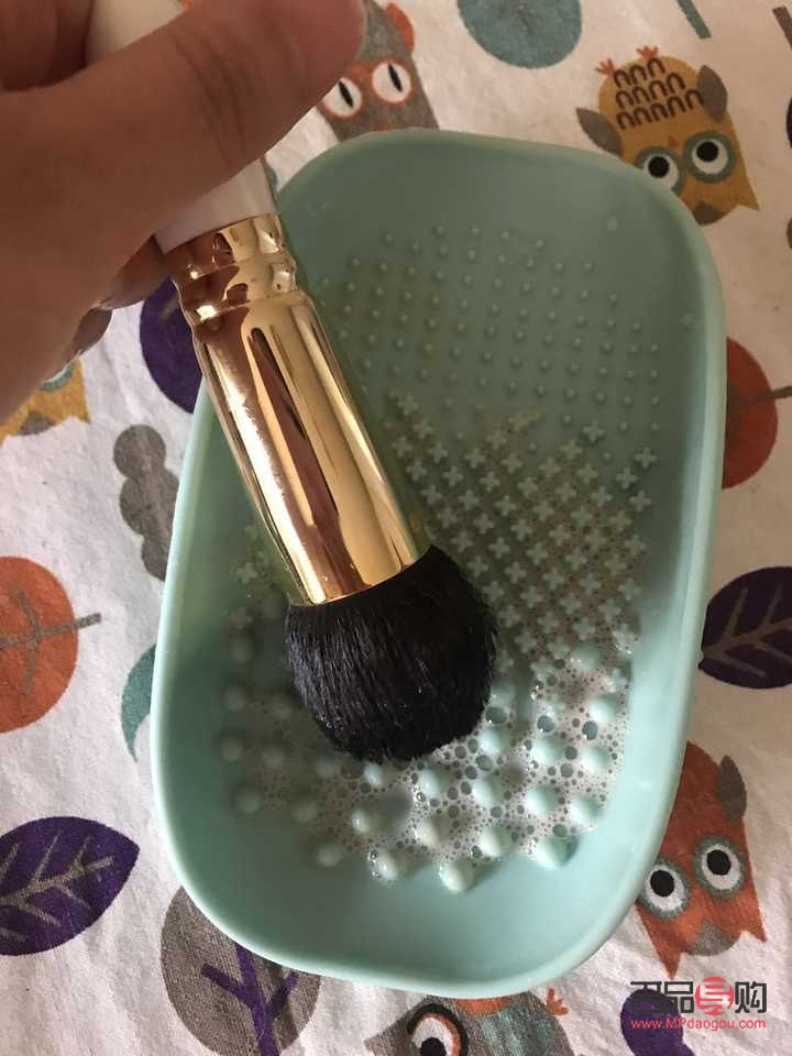 怎么洗彩妝刷