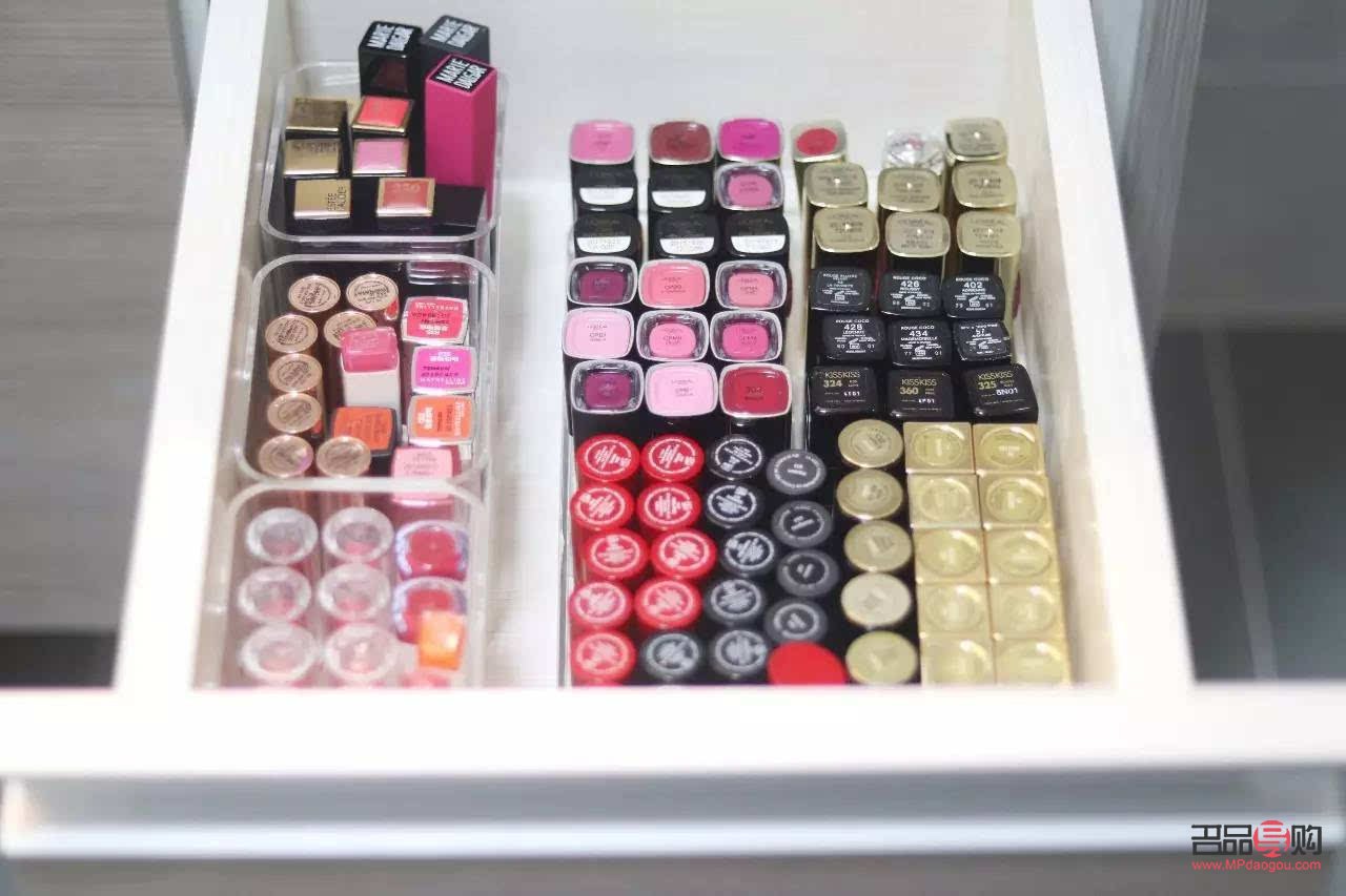 彩妝柜怎么擺(彩妝柜怎么擺放好看)