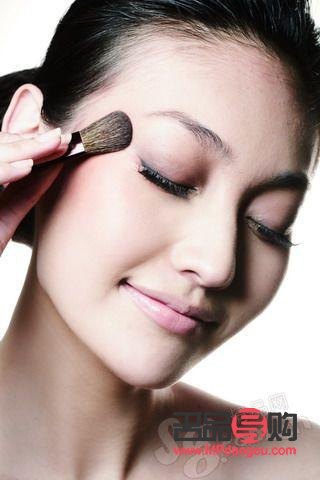 彩妝怎么涂好看——掌握技巧，打造完美妝容