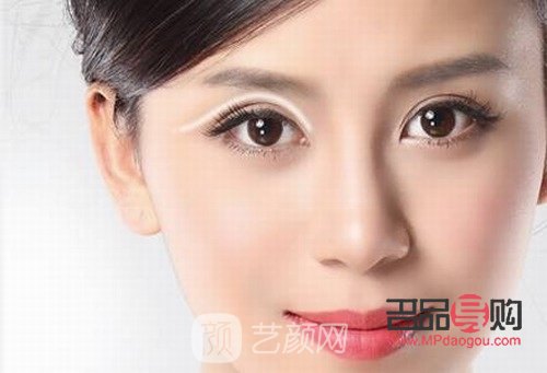 <h3>平扇型雙眼皮優(yōu)點大揭秘</h3>