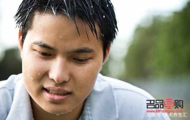 每天出汗怎么護(hù)理身體(每天出汗怎么護(hù)理身體呢)