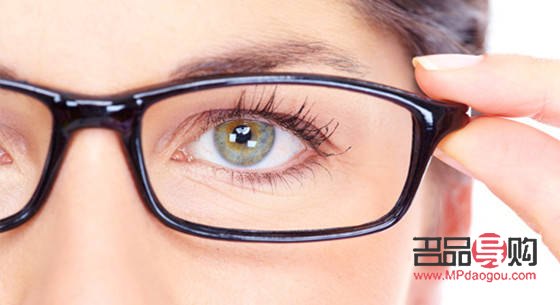 女子眼睛里取出27個(gè)隱形眼鏡