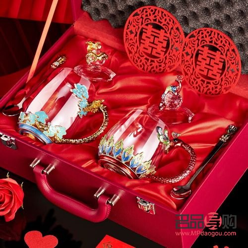 送女結(jié)婚禮物送什么(送女結(jié)婚禮物送什么好)