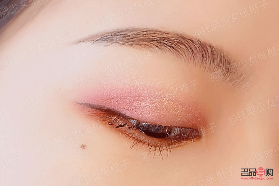 <h3>探索子雙眼皮手術(shù)：打造迷人雙眼的秘密武器</h3>