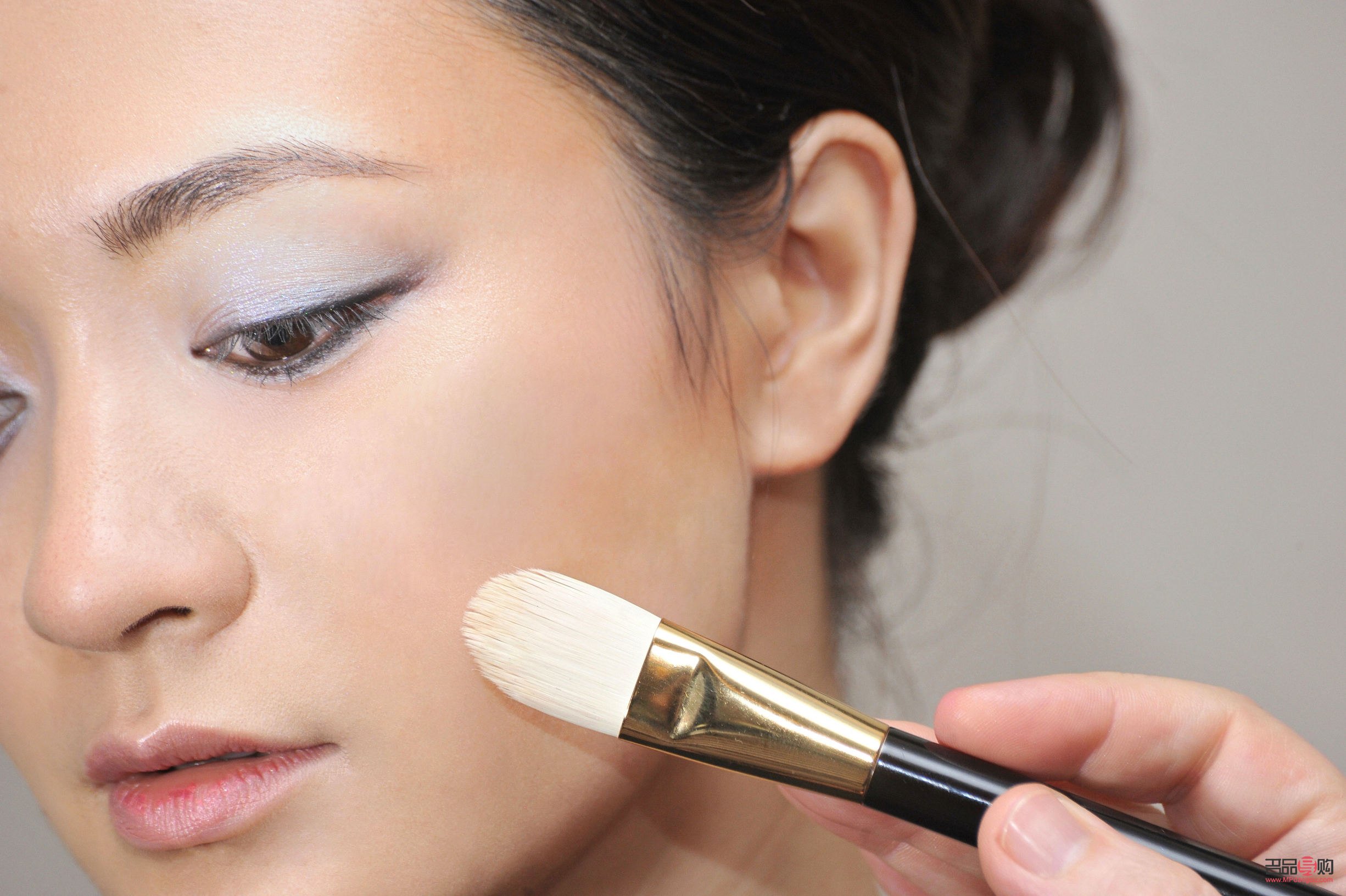 面部彩妝怎么買(面部彩妝怎么買好)