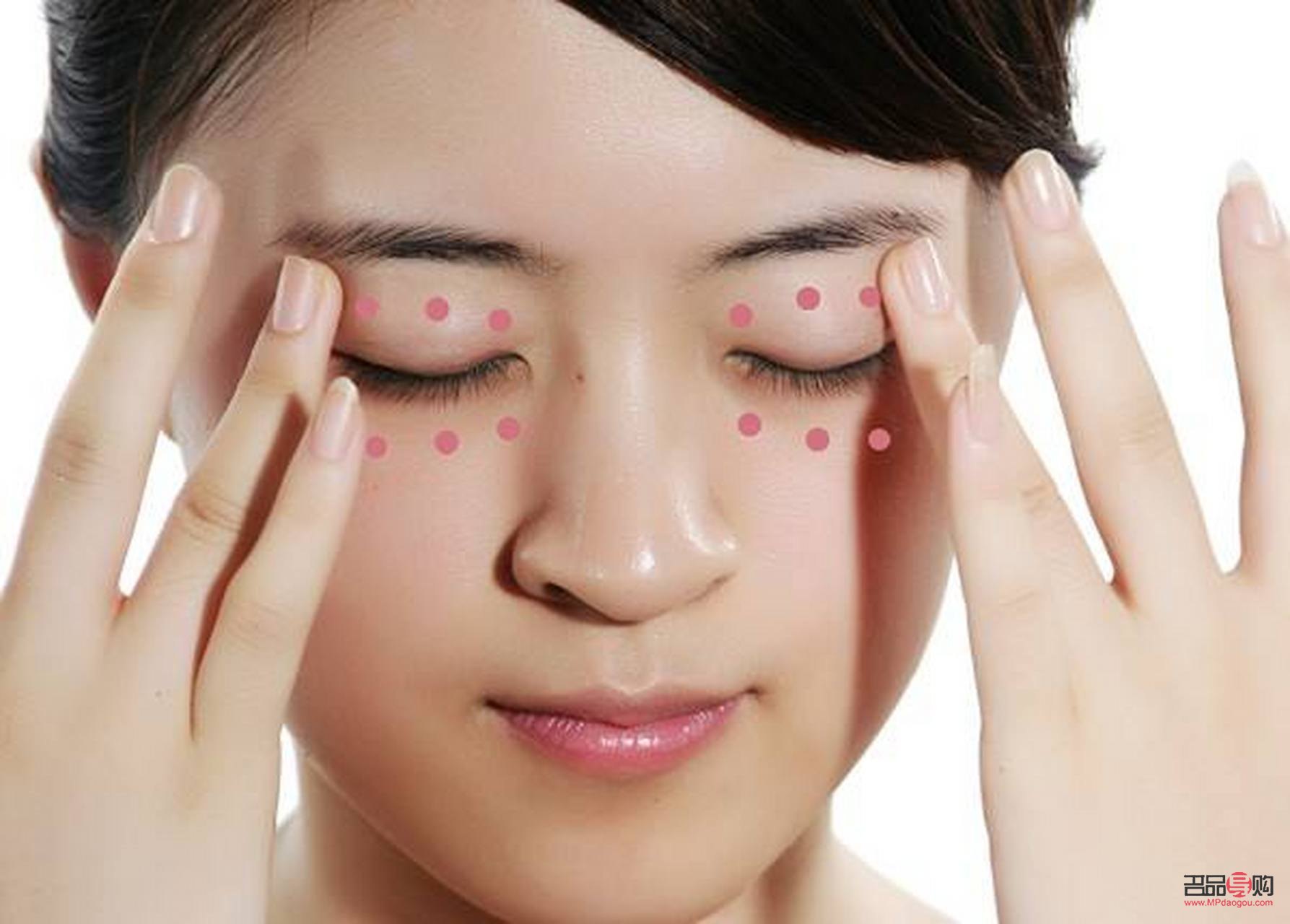 消除腫眼泡(消除腫眼泡的按摩手法)