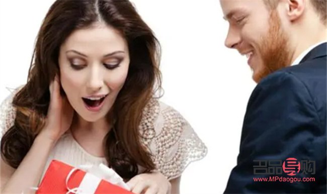 <h3>女生老要禮物怎么懟：理性看待，巧妙應(yīng)對(duì)</h3>