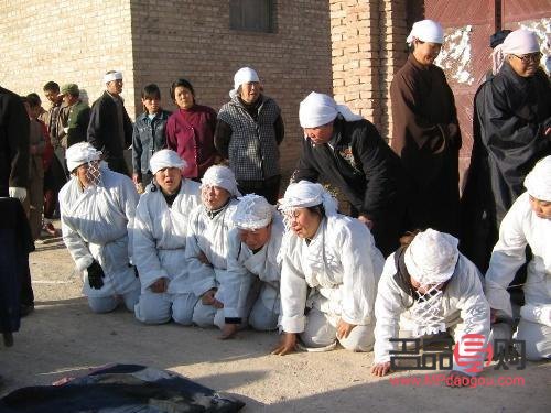 <h3>舅舅出殯送什么禮物好</h3>