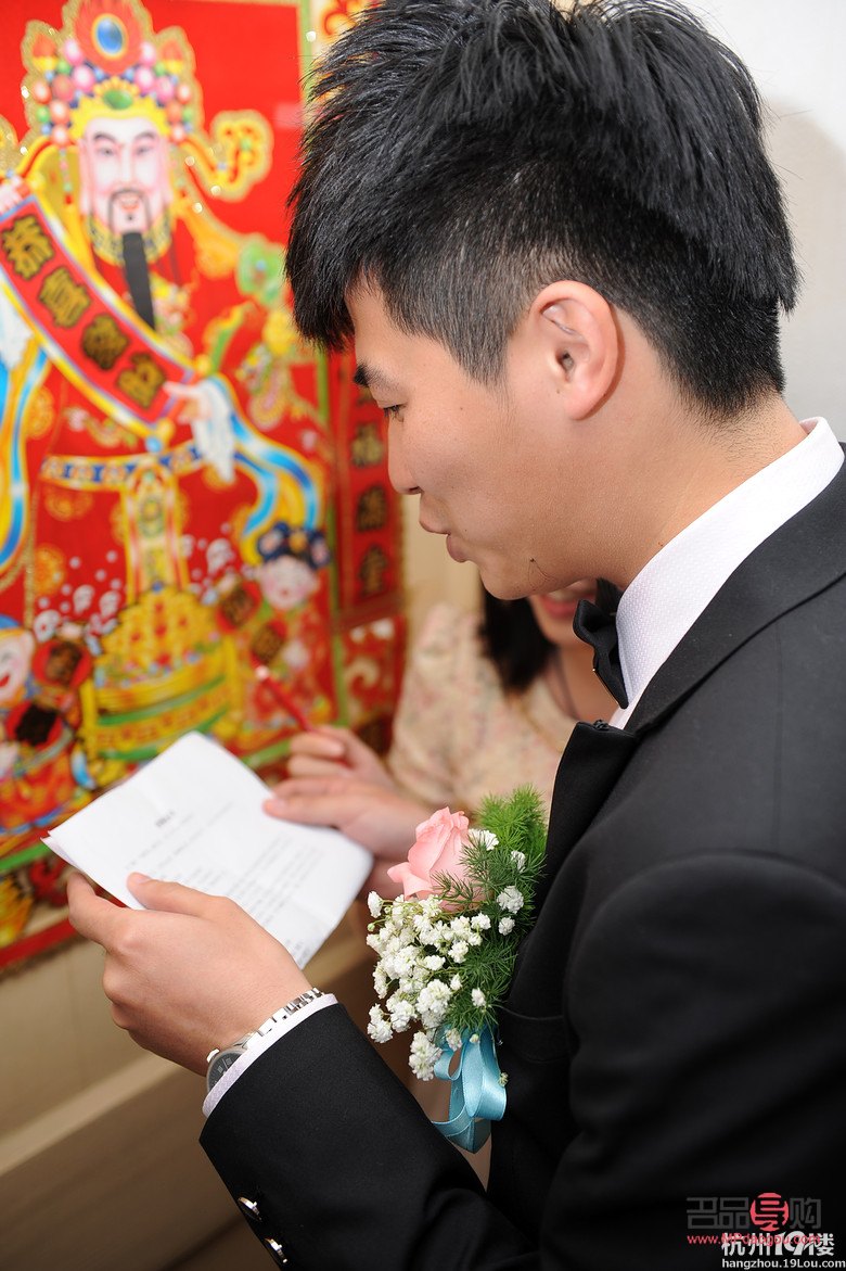 <h3>舅舅出殯送什么禮物好</h3>