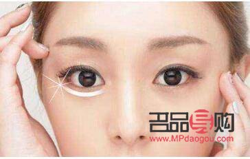 眼窩凹陷自體脂肪填充有風(fēng)險(xiǎn)嗎(眼窩凹陷自體脂肪填充有風(fēng)險(xiǎn)嗎視頻)