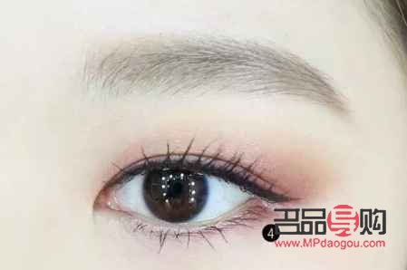 眼妝的步驟是(眼妝的技巧)