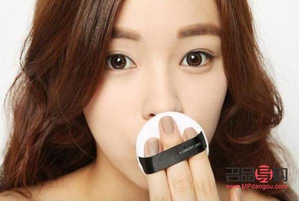 <h3>化妝技巧大揭秘：簡單幾步，畫出迷人電眼</h3>