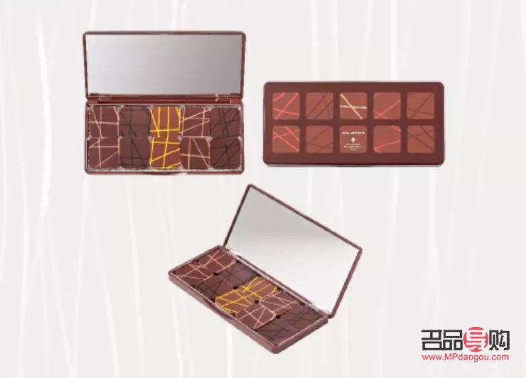 <h3>彩妝柜收納大揭秘：打造整潔美觀的化妝空間</h3>