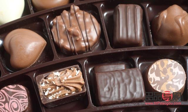 巧克力彩妝怎么吃(巧克力彩妝怎么吃才好吃)