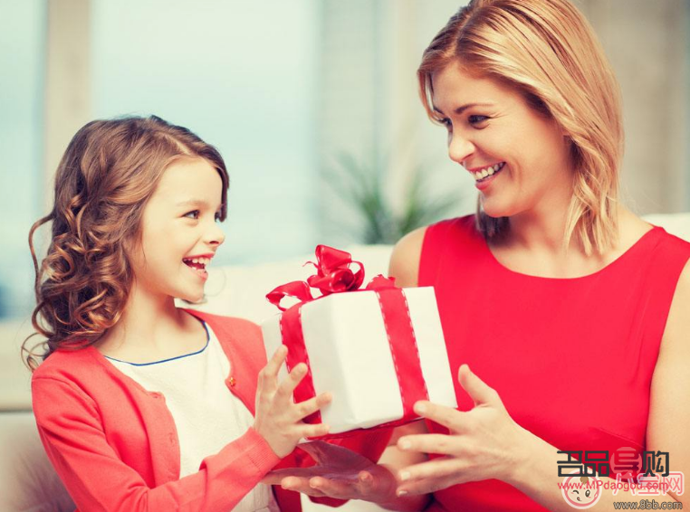家人送女兒禮物怎么說(家人送女兒禮物怎么說話)