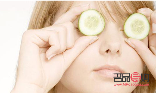 <h3>怎么有效去除黑眼圈眼袋</h3>