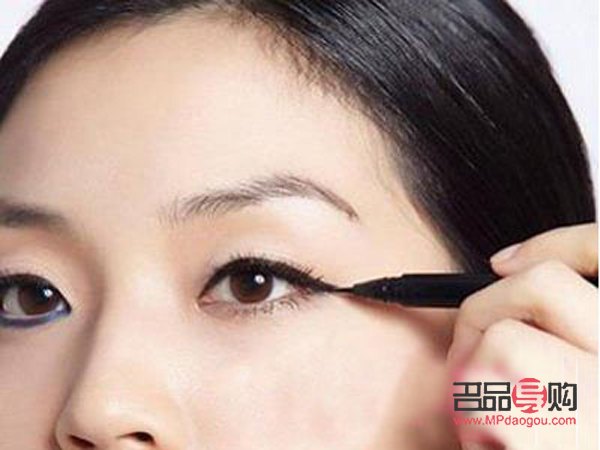 單眼線怎么畫眼線(單眼線怎么畫眼線視頻)