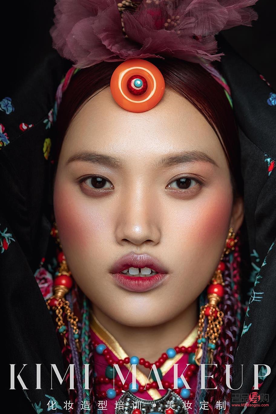 民族彩妝怎么化(民族彩妝怎么化妝好看)