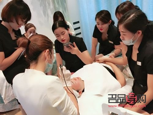 學(xué)做美容師怎么樣(學(xué)做美容師怎么樣啊)