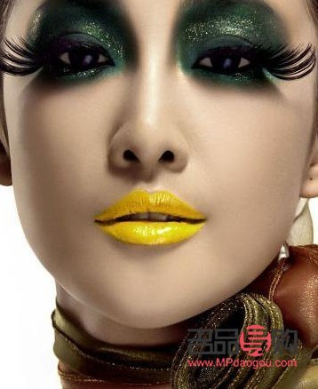 古風(fēng)彩妝：古典韻味與現(xiàn)代美妝的完美結(jié)合