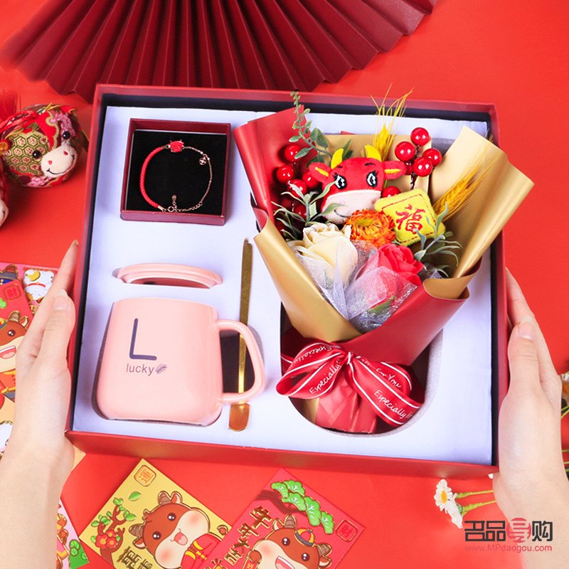 女孩子春節(jié)送什么禮物(女孩子春節(jié)送什么禮物比較好)