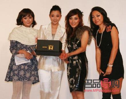 面部彩妝怎么卸掉(面部彩妝怎么卸掉視頻)