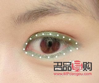 視頻彩妝教程：輕松掌握專業(yè)彩妝技巧