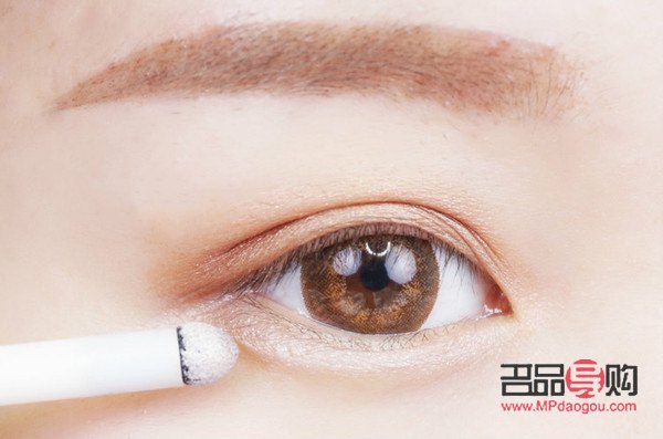 左眼睛臥蠶地方腫了不疼不癢(左眼睛臥蠶地方腫了不疼不癢怎么辦)