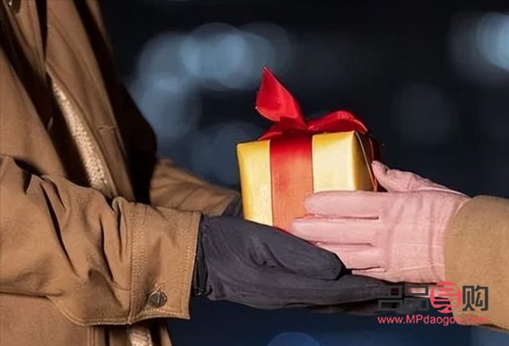 <h3>見面禮物可以送嗎？探究送禮的禮儀與文化</h3>